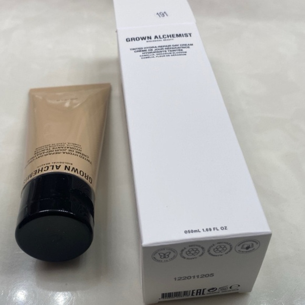 Grown Alchemist Tinted Hydra-Repair Day Cream 50ML $42MSRP - Picture 4 of 8